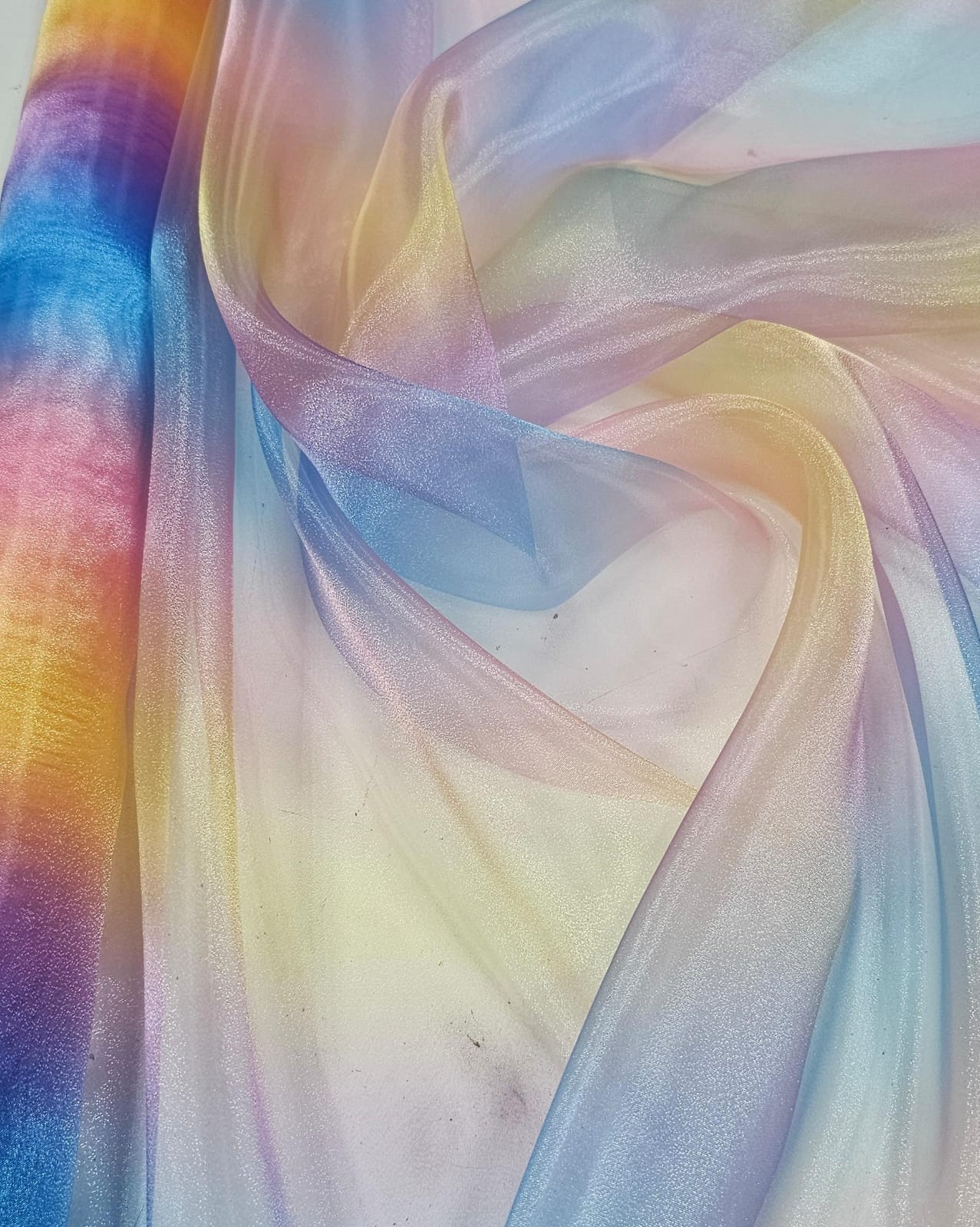 Organza  Arco- íris Unicórnio - Comprimento 3,30 cm x Largura 1,50 m 