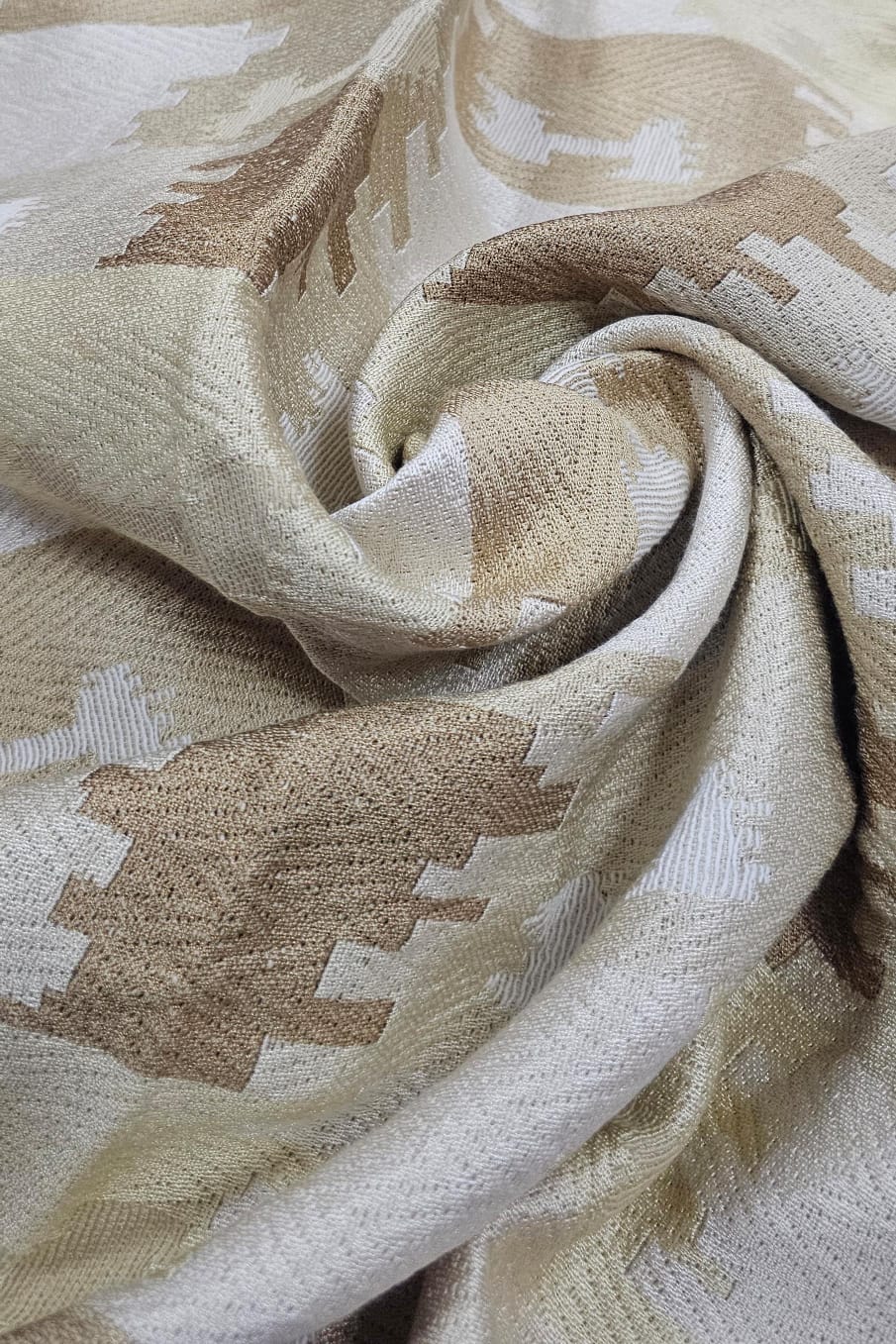 Jacquard Gobelem Pesado Modelo GBL 08 Dourado COM  MANCHAS - Comprimento 1,50 m x Largura 1,30