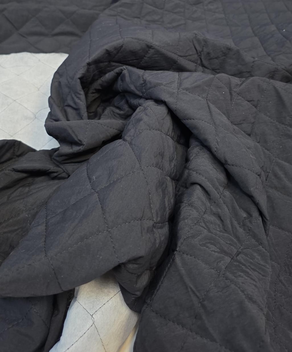 Matelasse forrado preto - Comprimento 2 m x Largura 1,50 m