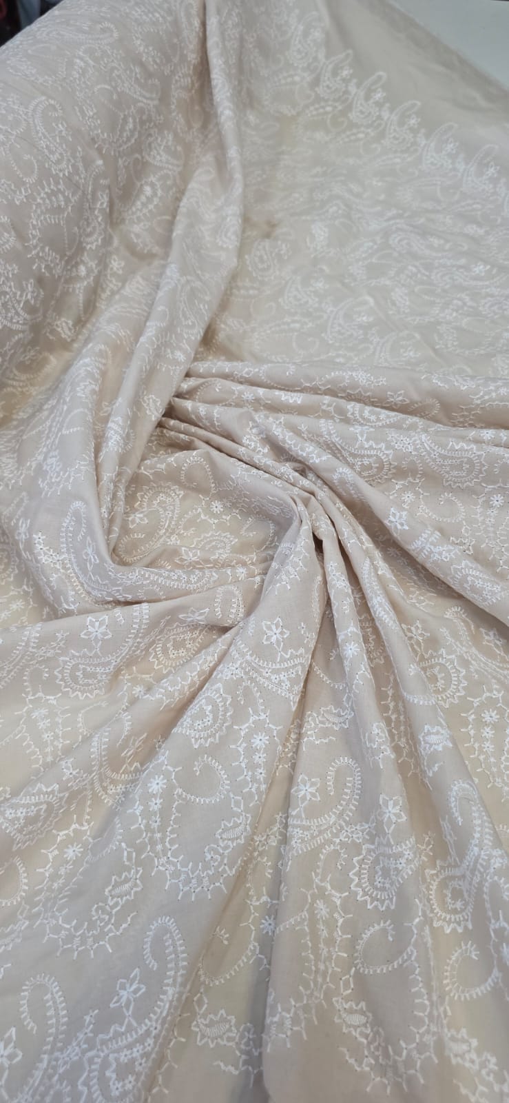 Cambraia Bordada Cachemire Bicolor Areia com Branco - Comprimento 0,90 cm x Largura 1,45 m