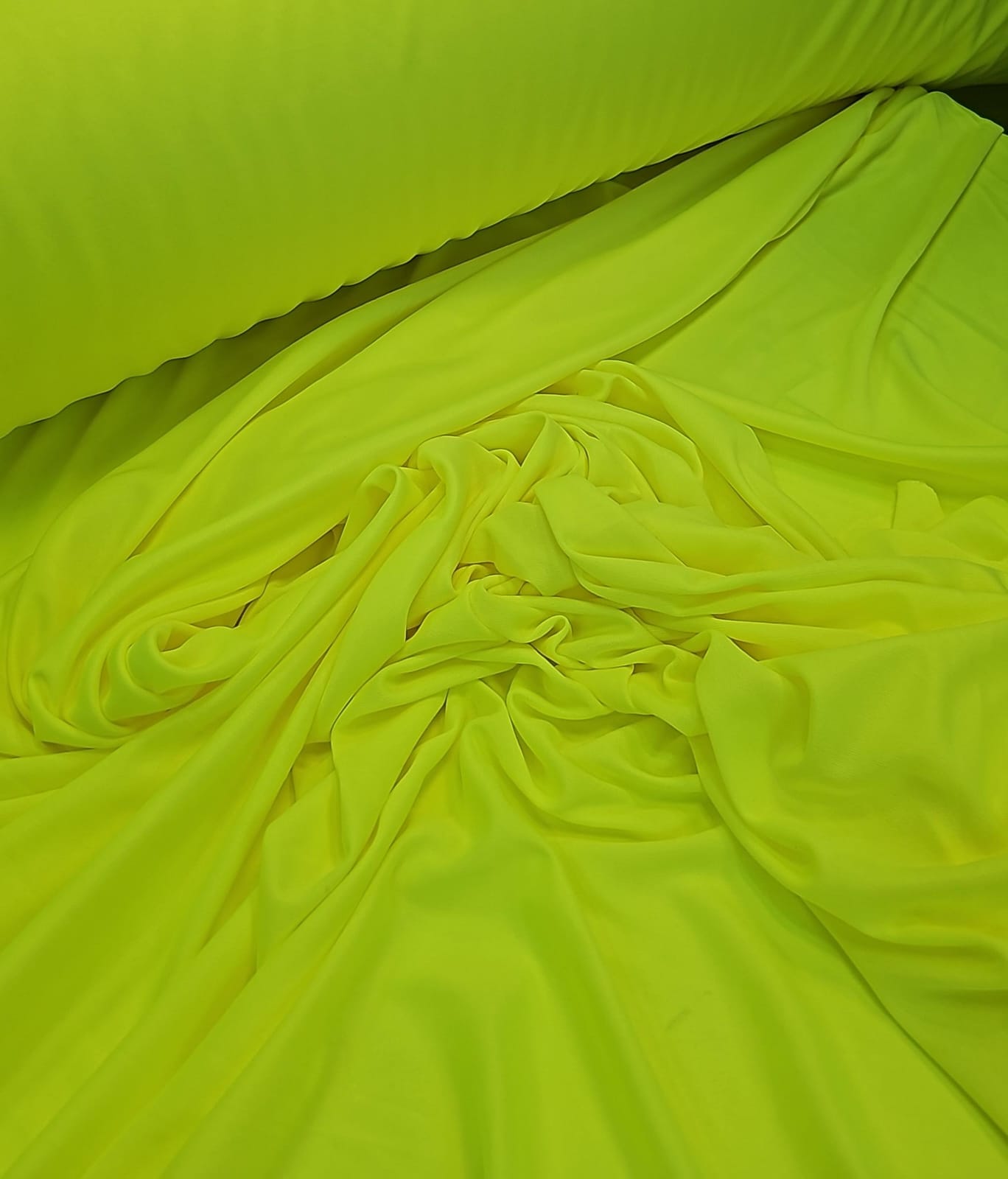 Malha Helanca Lisa Amarelo Cítrico COM SUJEIRA - Comprimento 2 m x Largura 1,80 m 