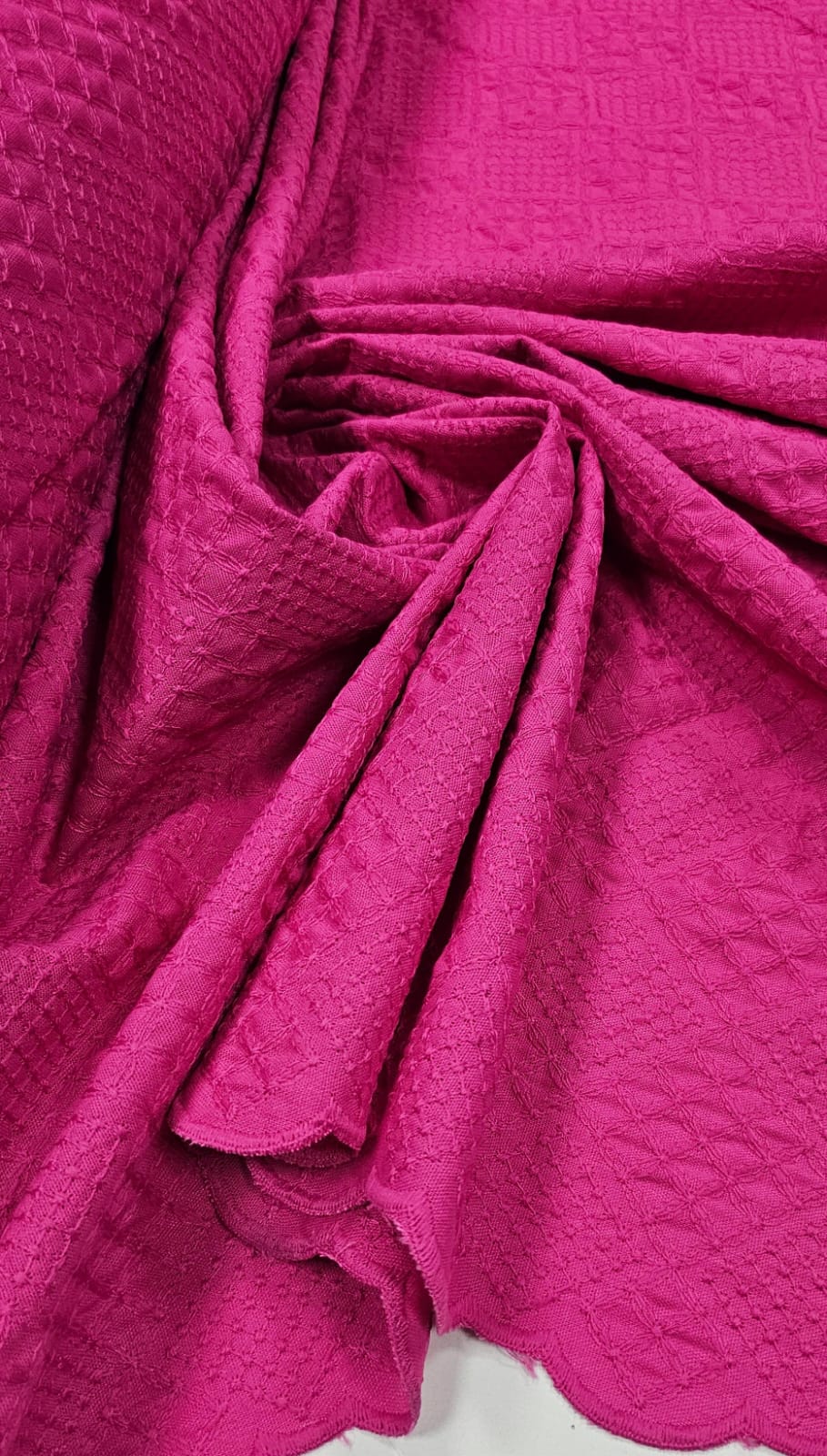 Linho Trovata Bordado Pink - Comprimento 0,85 cm x Largura 1,35 m