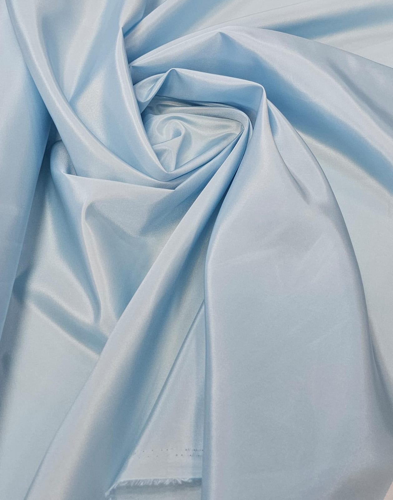 Tafetá Indiano Toque de Seda Azul Bebê COM SUJEIRA - Comprimento 2,45 m x Largura 1,45 m