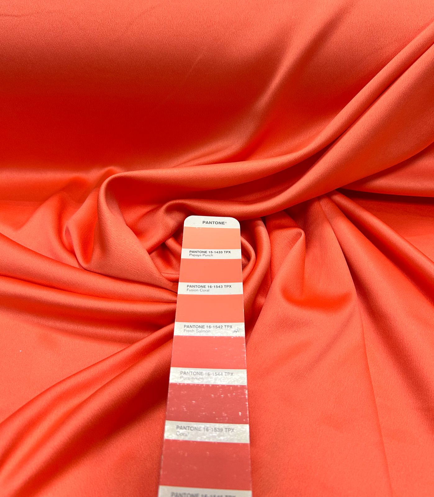 Crepe Amanda Liso Coral Claro - Comprimento 0080 cm x Largura 1,50 m
