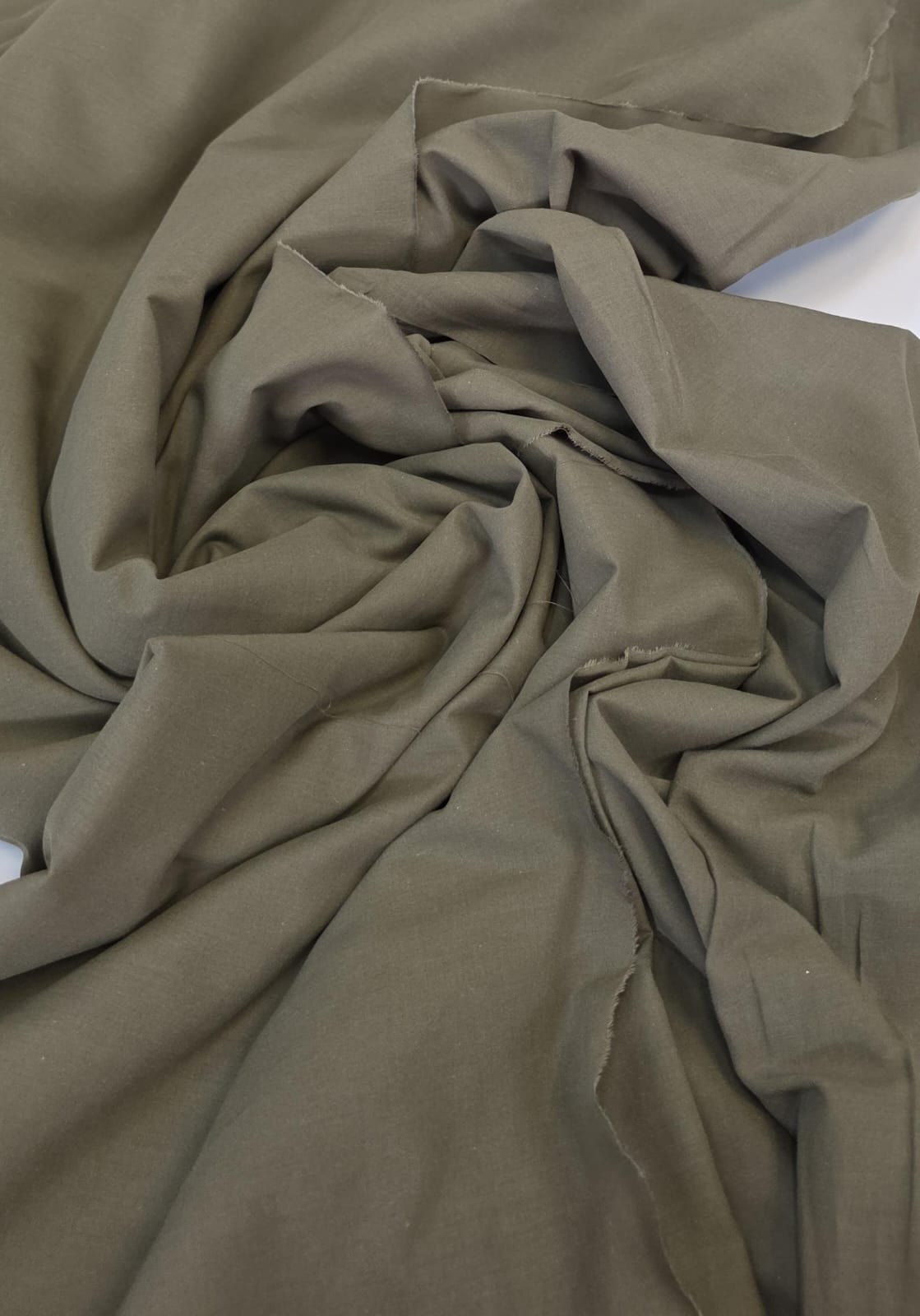 Cambraia premium 100% algodão verde oliva - Comprimento 5,50 m x Largura 1,40 m