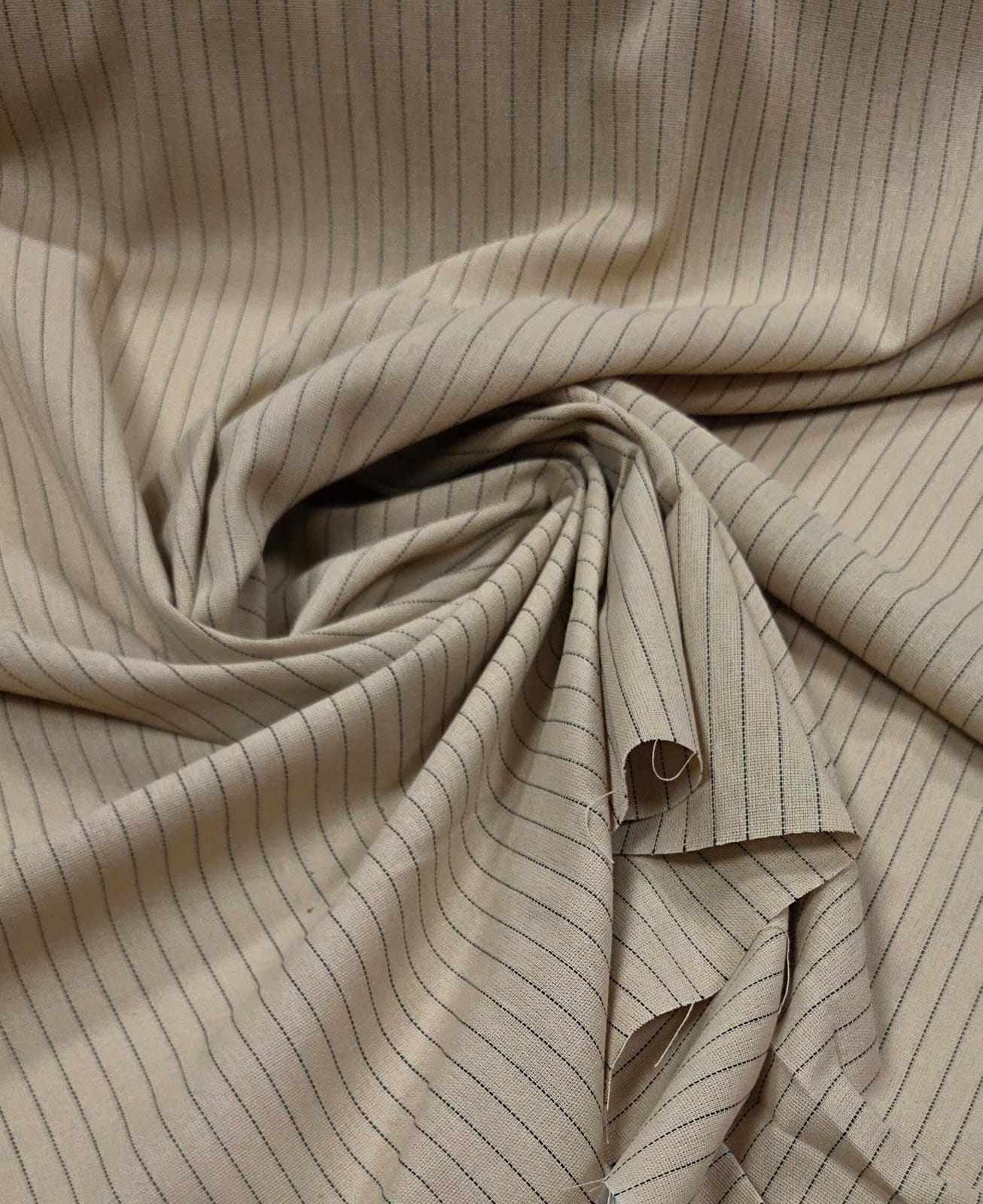 Linho Trovata Risca de Giz Kaki com Preto  - Comprimento 0,95 cm x Largura 1,40 m