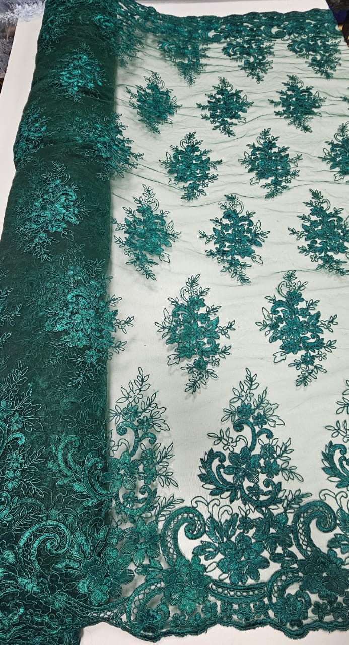 Tule Bordado Europa com Soutache Verde Folha Milão - Comprimento 2,50 m x Largura 1,35 m