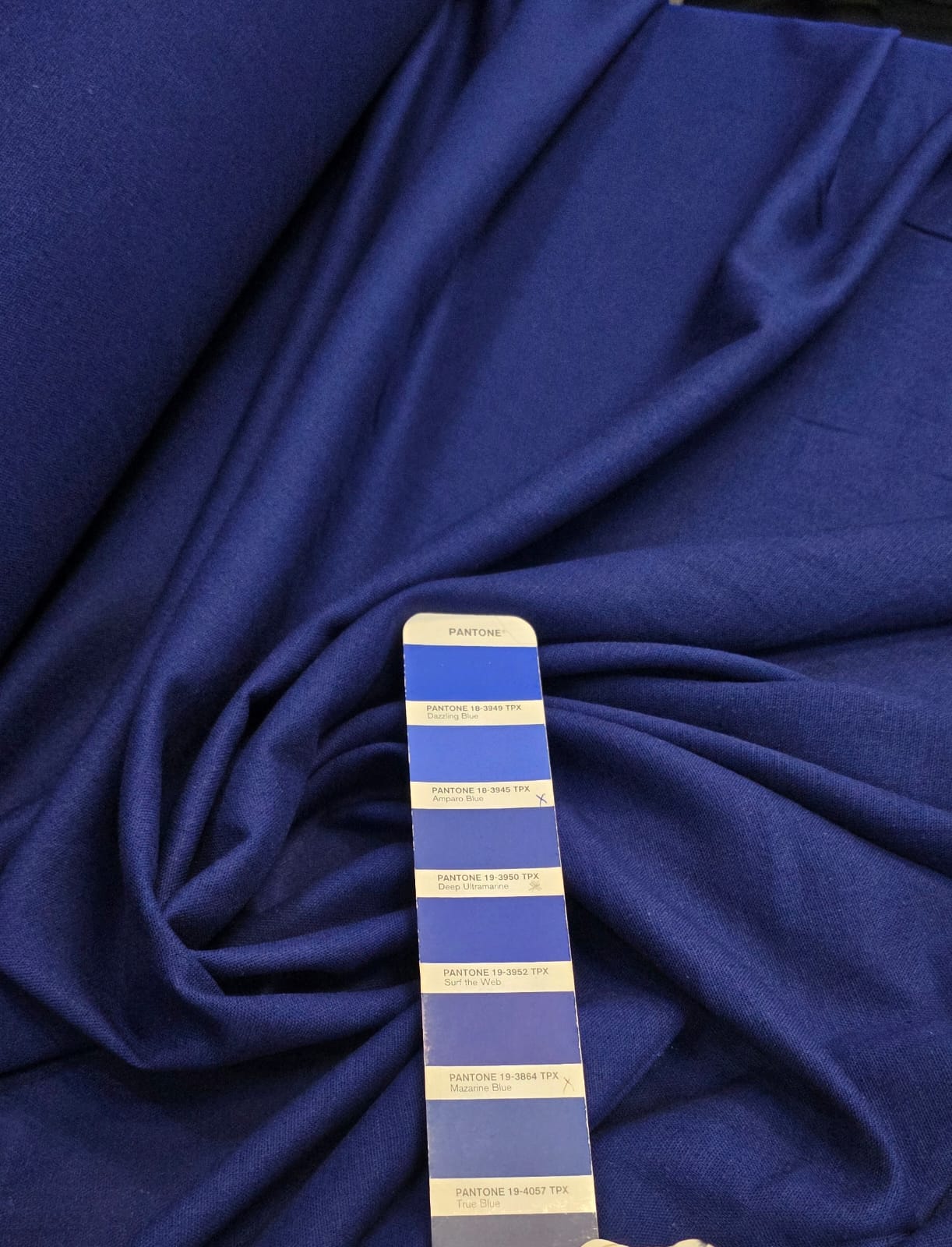 Linho com Viscose Azul Marinho COM SUJEIRA - Comprimento 1,40 m x Largura 1,40 m