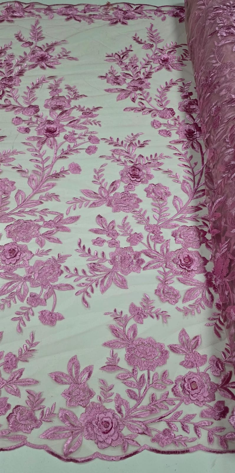 Renda Bordada London 3D Rosa Médio Modelo 17 - Comprimento 1,20 m x Largura 1,30 m