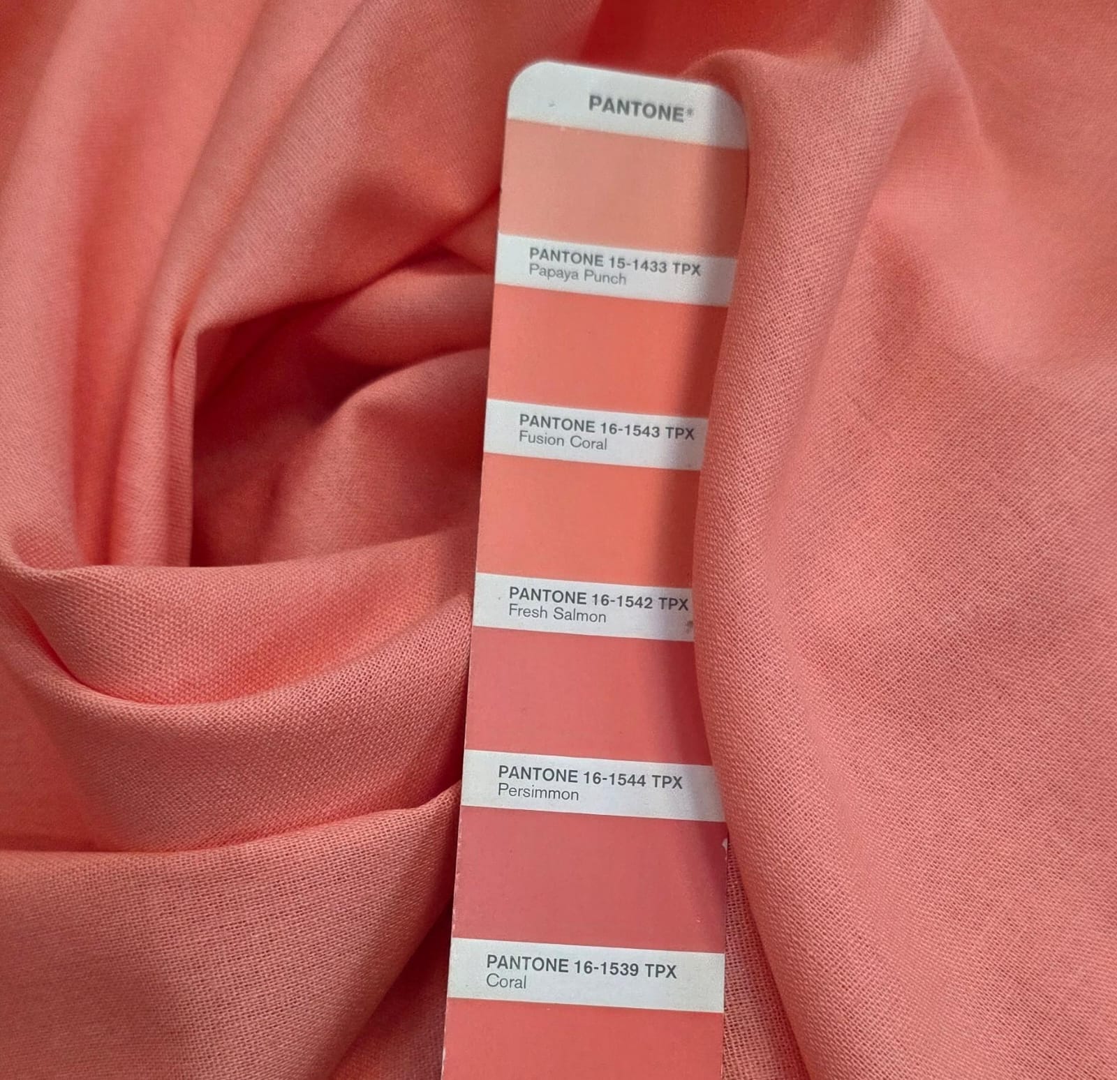 Linho com Viscose Salmão Flamingo COM SUJEIRA - Comprimento 1 m x Largura 1,40 m