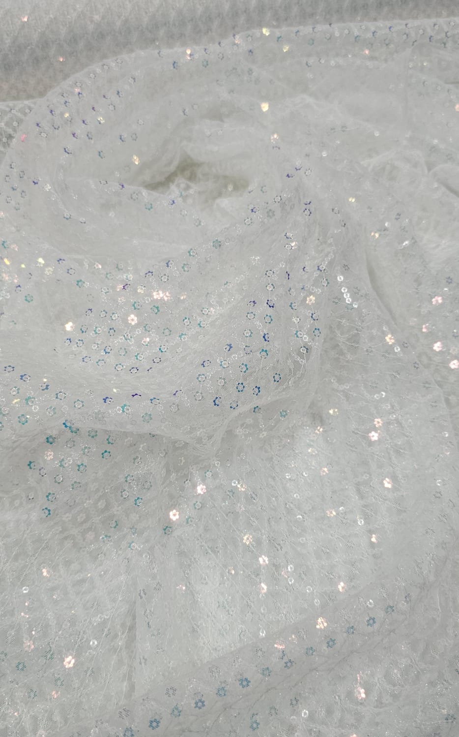 Paetê Bordado Sofia Branco  Holográfico - Comprimento 2 m x Largura 1,60 m