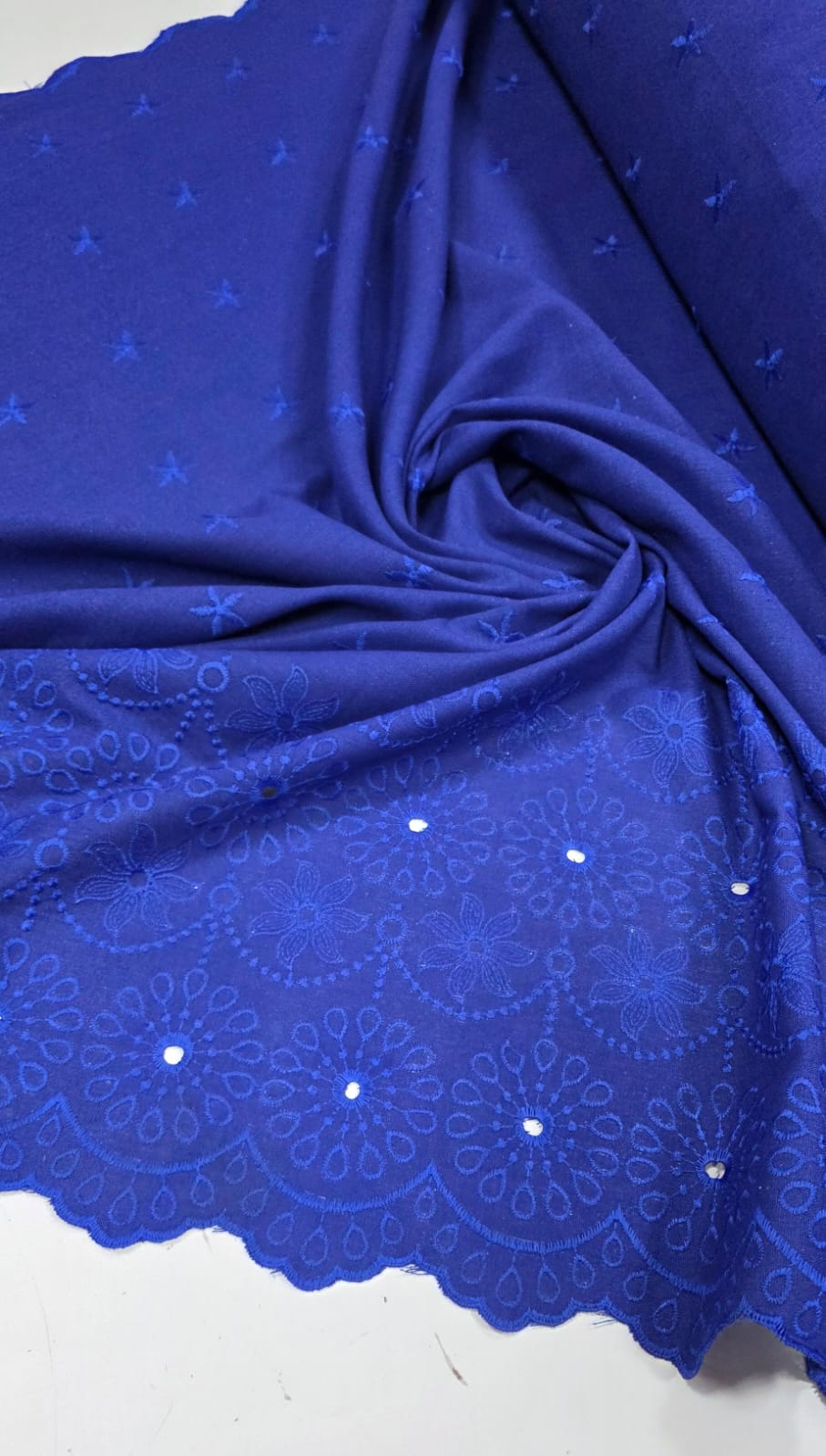 Layse em Linho Trovata Barrado Azul Royal ST100 - Comprimento 2 m x Largura 1,30 m