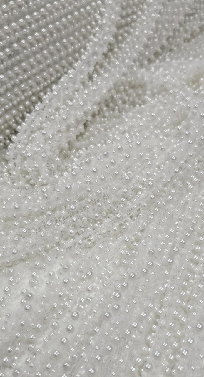 Tule Bordado com Pedrarias e Pérolas Bride Off White - Comprimento 0,40 cm x Largura 1,30 m