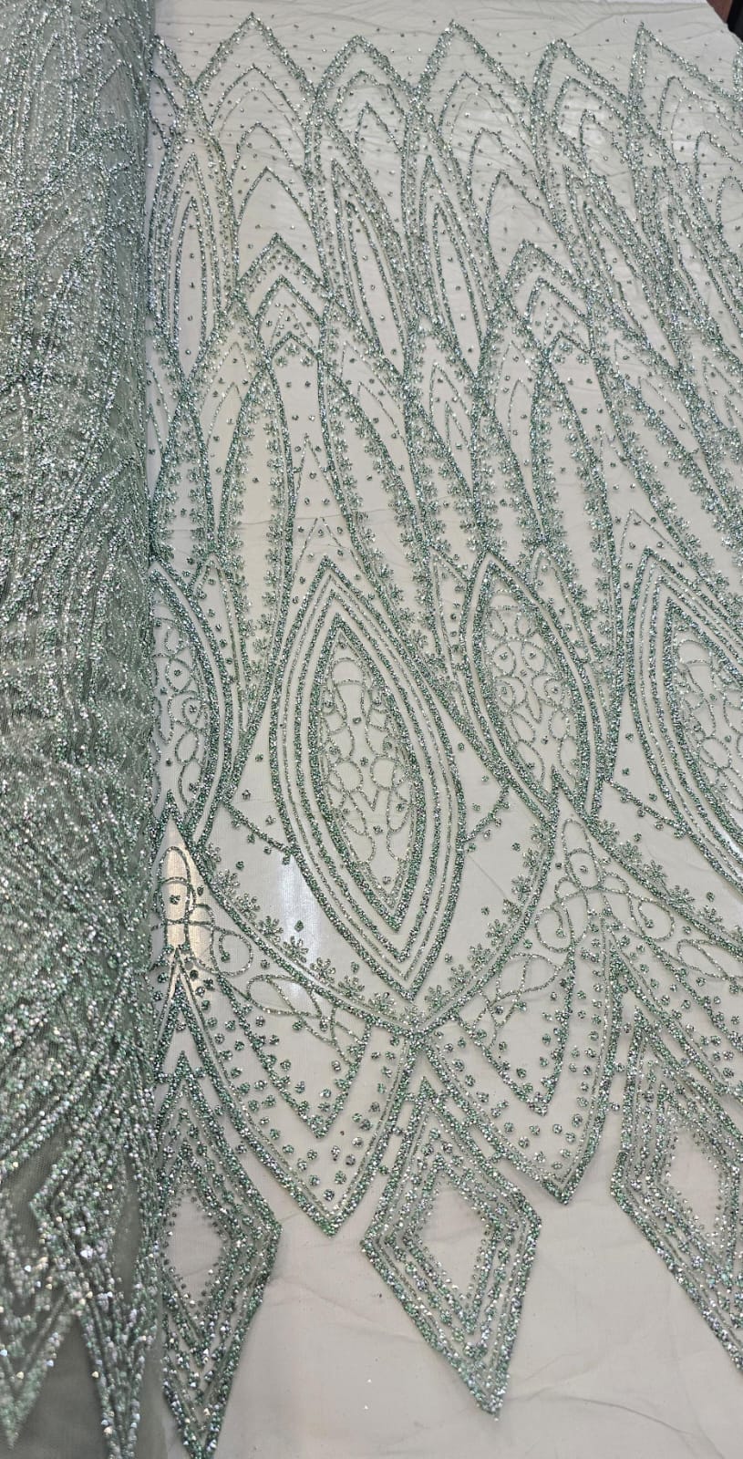 Tule Diamond Arabescos Verde Menta Escuro Modelo 12752 - Comprimento 0,45 cm x Largura 1,45 m