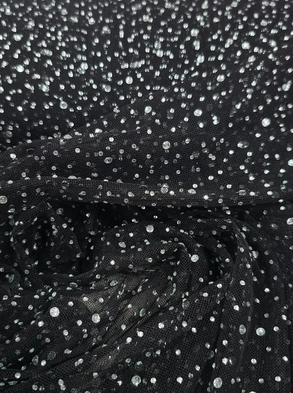 Tule Party Fundo Preto com Strass Prata - Comprimento 1 m x Largura 1,40 m 