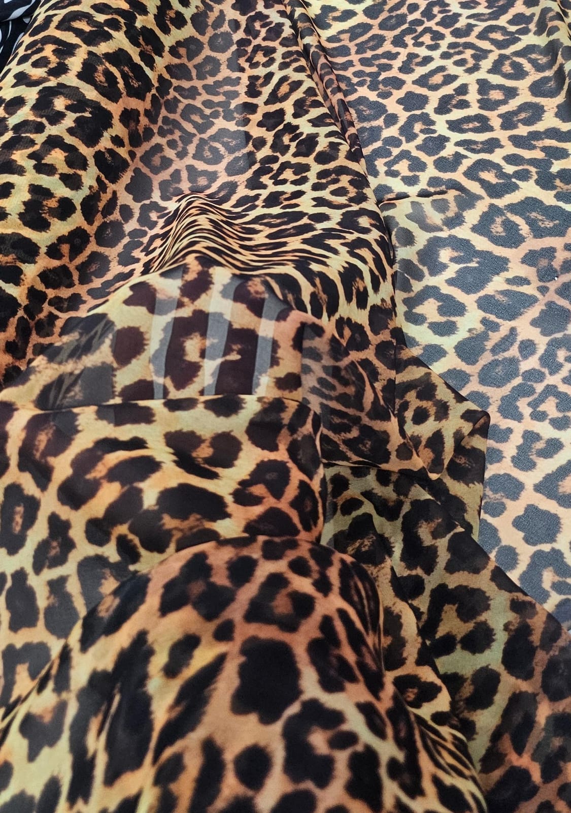 Mousseline Toque de Seda Digital Estampada Animal Print Onça - Comprimento 0,80 cm x Largura 1,47 m