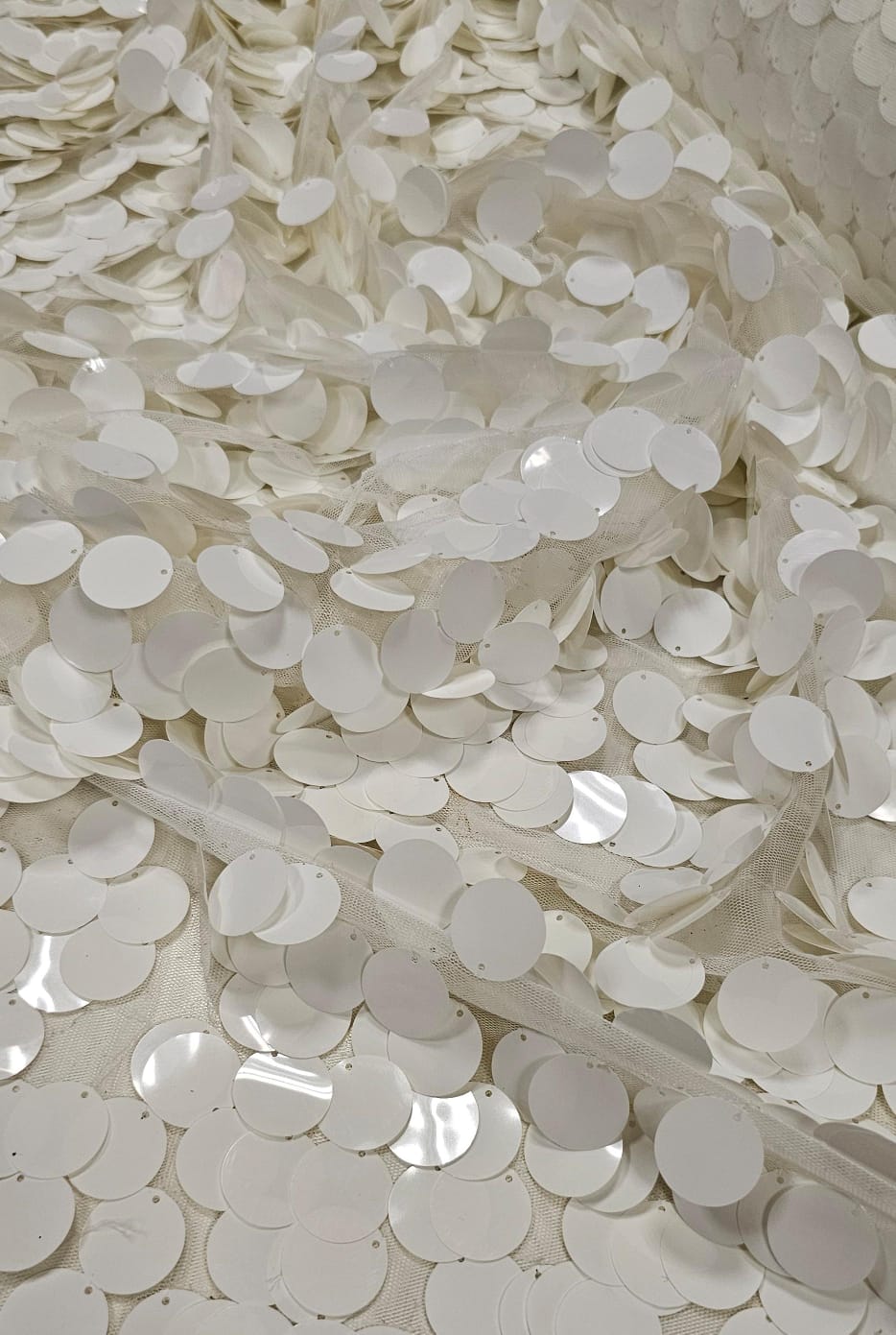 Paetê Bordado Medalhas Branco Leitoso - Comprimento 0,60 cm x Largura 1,35 m