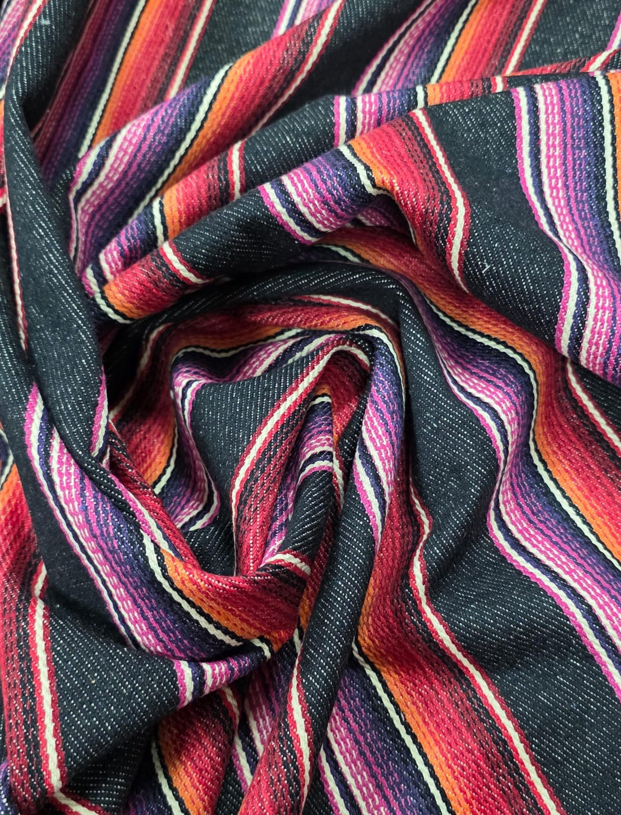 Sarja Pesada Fio Tinto Listrado - Comprimento 1,50 m x Largura 1,50 m