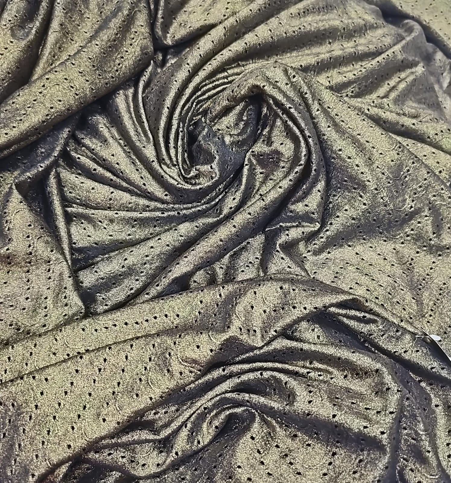 Malha Layse Com Foil Dourado - Comprimento 0,80 cm x Largura 1,70 m