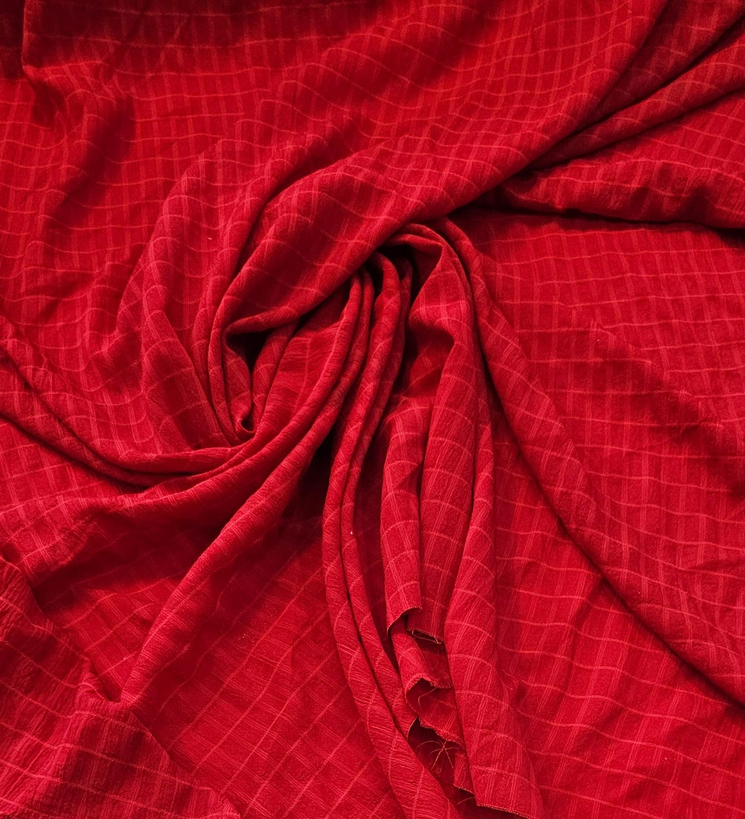 Crepe Tulum Com Elastano Vermelho COM FUROS   - Comprimento 0,50 cm x Largura 1,47 m