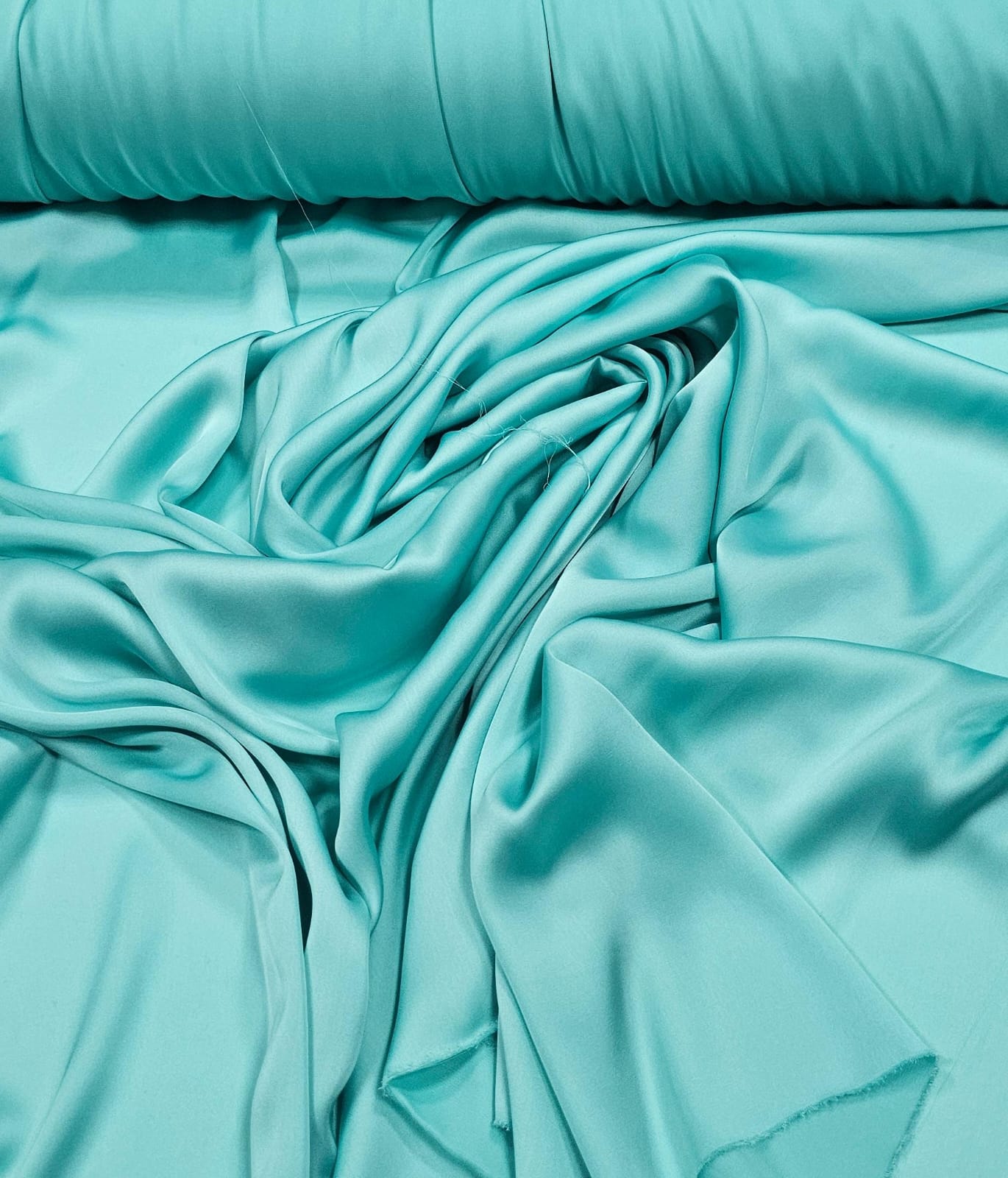 Seda Lisa Gloss Tiffany - Comprimento 1,40 m x Largura 1,50 m