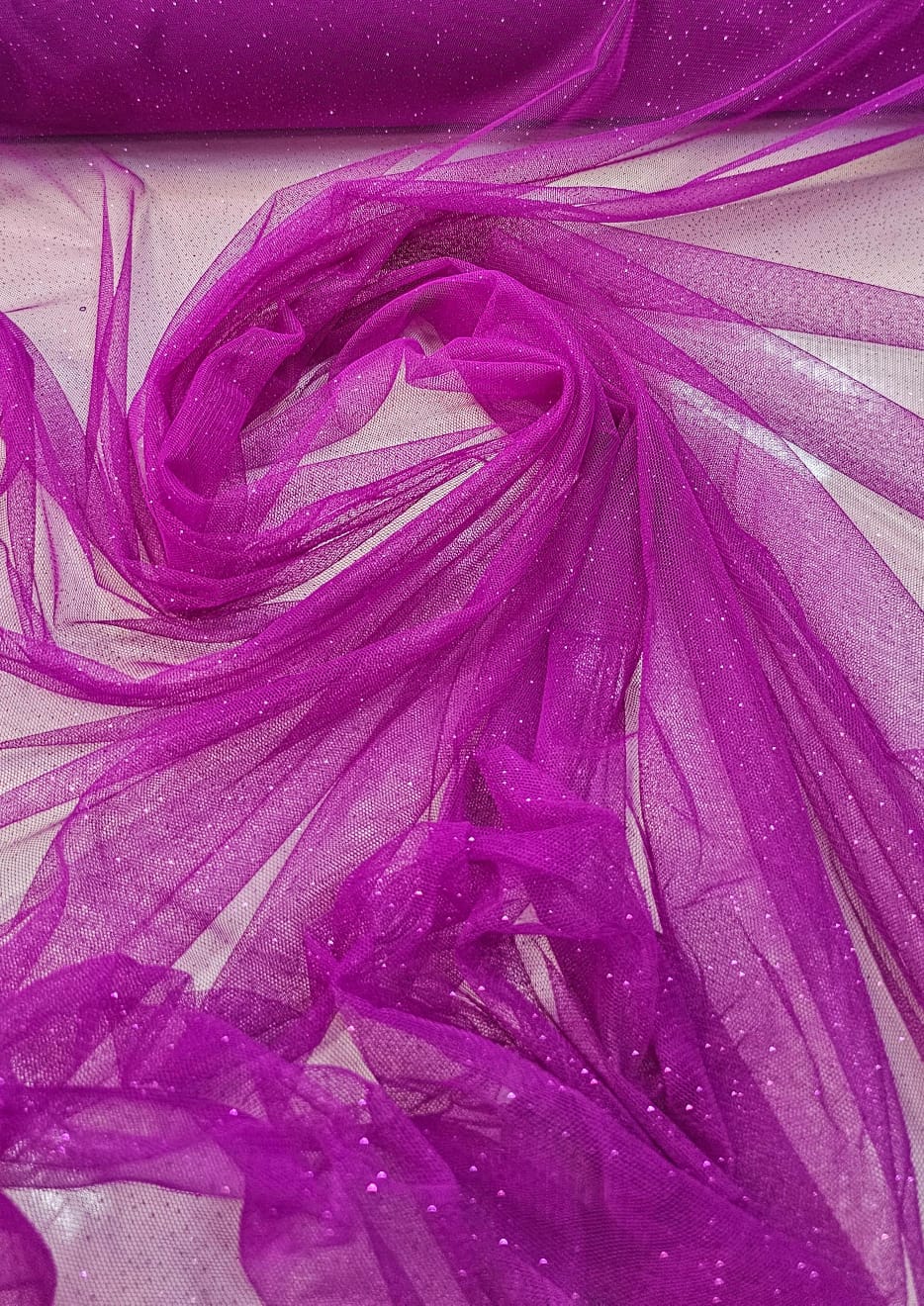 Tule com Glitter Fantasy Fúcsia COM FUROS - Comprimento 1,50 m x Largura 1,50 m