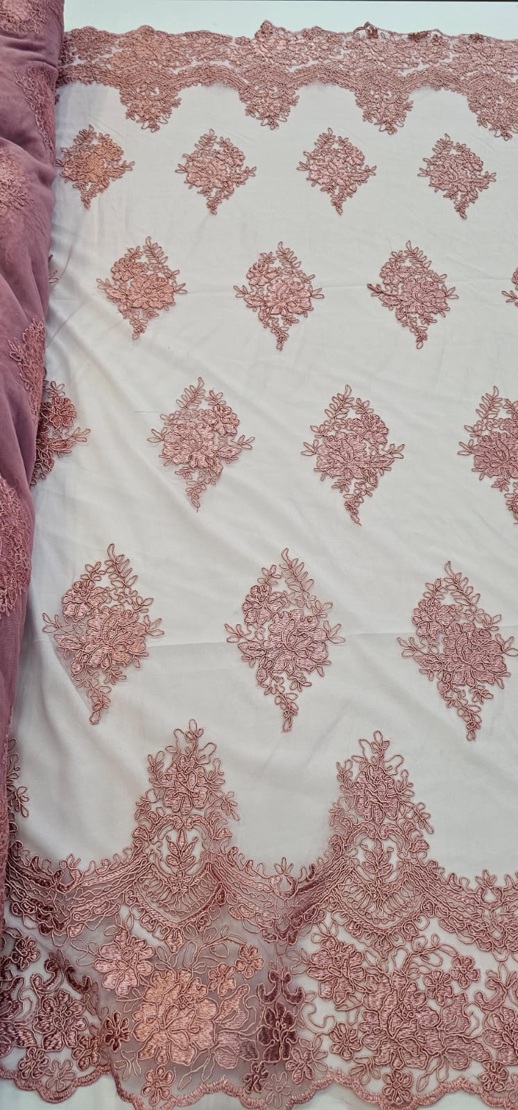 Tule Bordado Europa com Bico Rosê Modelo 383 - Comprimento 3 m x Largura 1,40 m