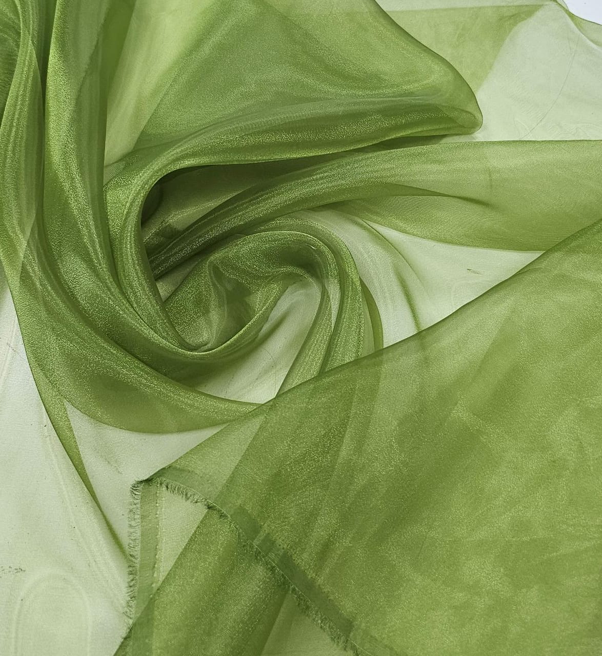 Organza Cristal Lisa Verde Oliva - Comprimento 1,20 m x Largura 1,47 m