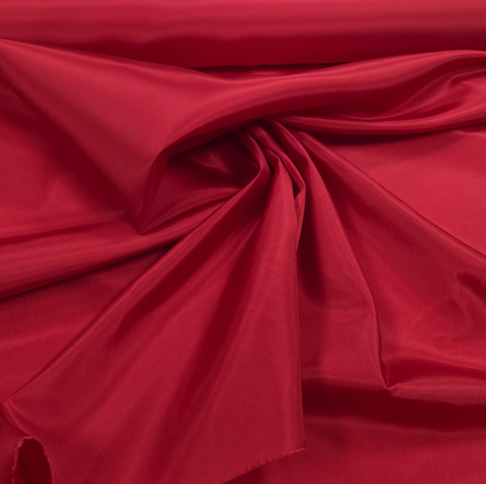 Tafetá Indiano Toque de Seda Vermelho Ferrari - Comprimento 1,90 m x Largura 1,45 m