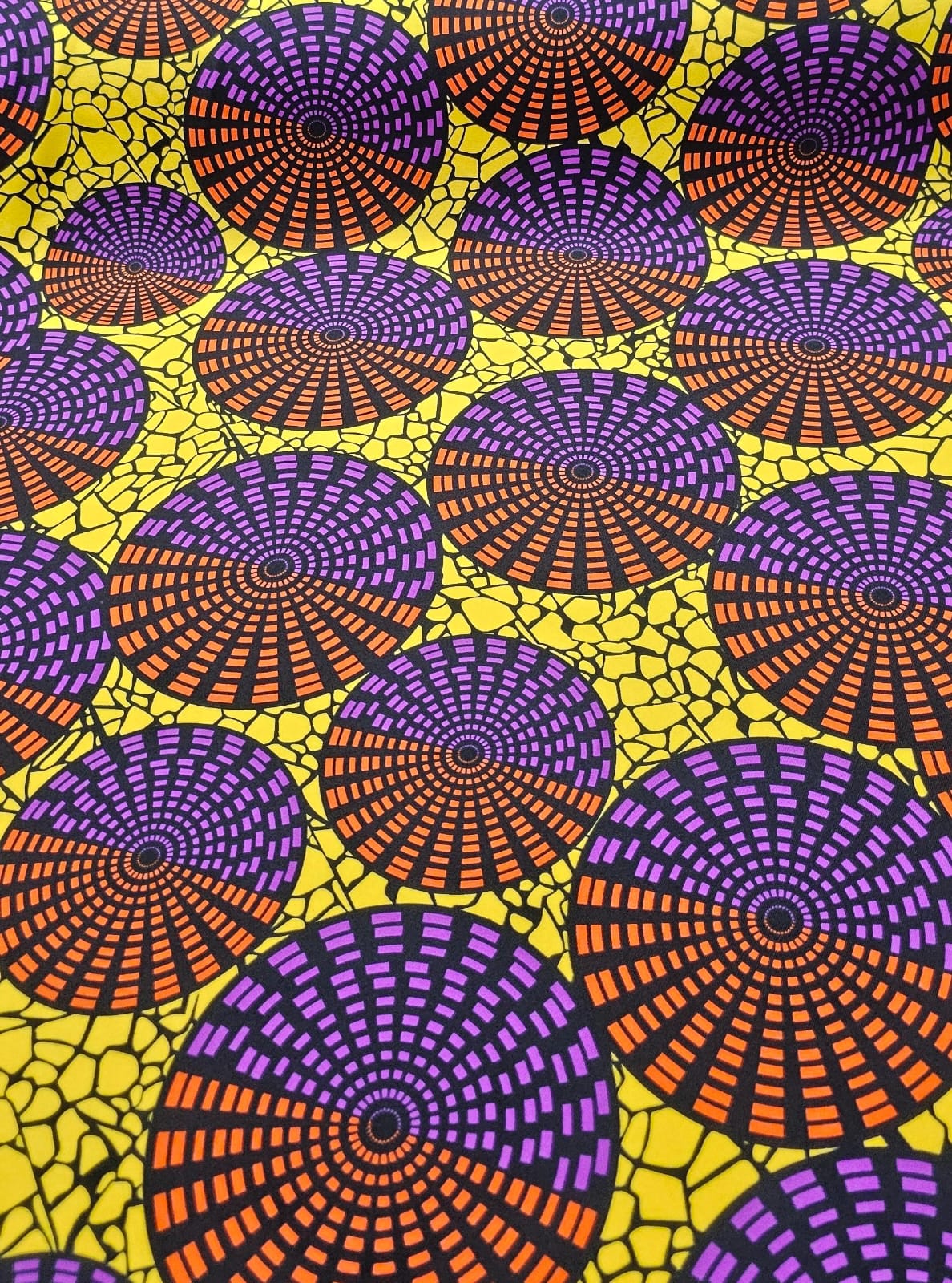 Crepe Verona Com Elastano Estampado Africano Desenho 06 Fundo Amarelo - Comprimento 4 m x Largura 1,50 m