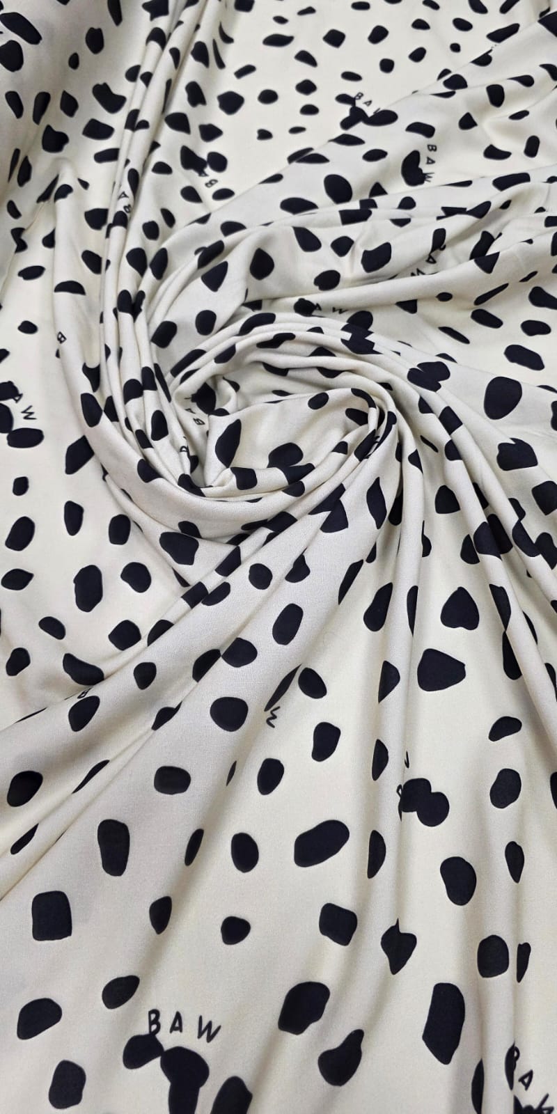 Viscose Premium Baw Animal Print Fundo Creme COM FALHA - Comprimento 1 m x Largura 1,40 m