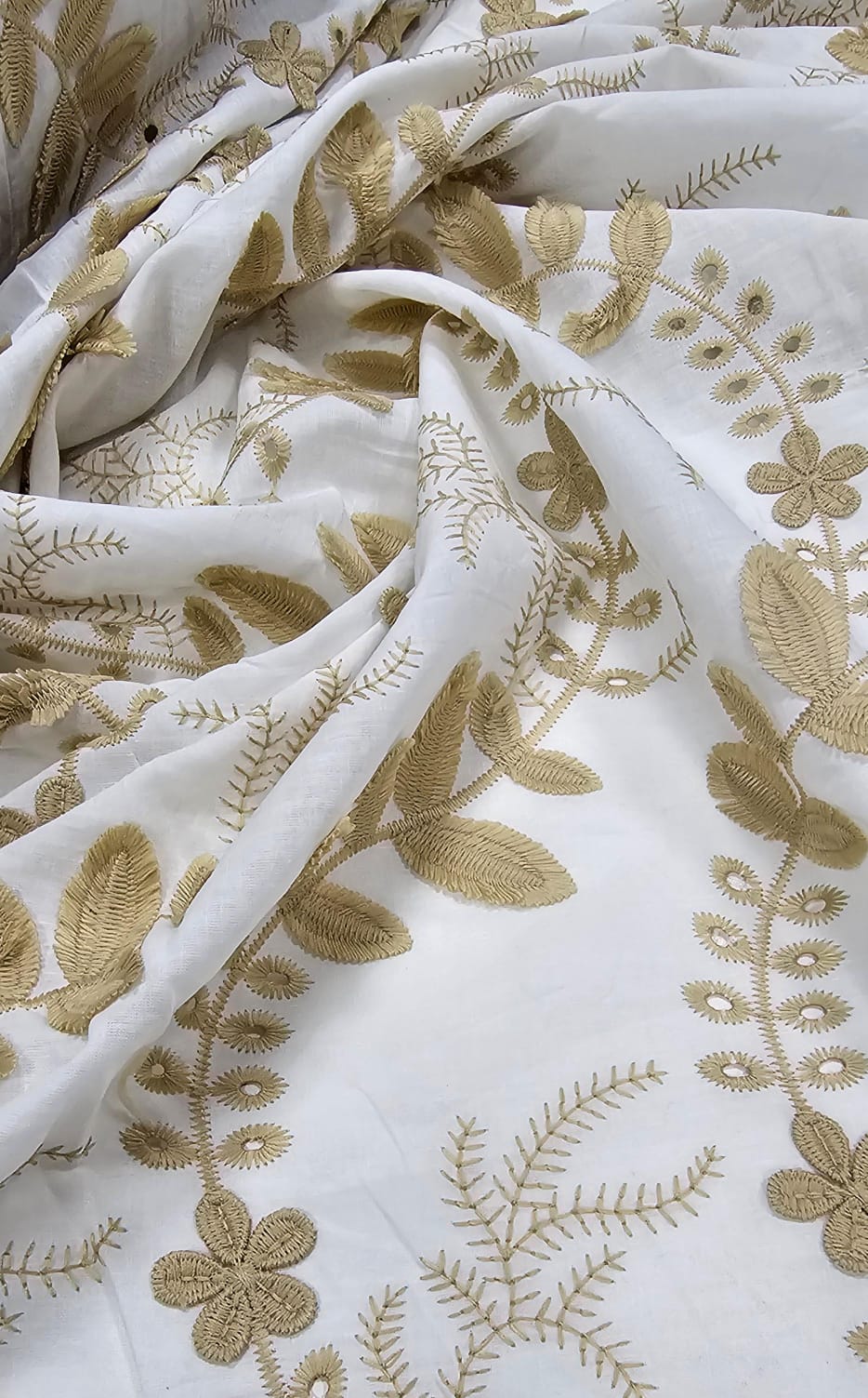Layse Bordada Premium 3D Bicolor Branco com Kaki - Comprimento 1 m x Largura 1,30 m