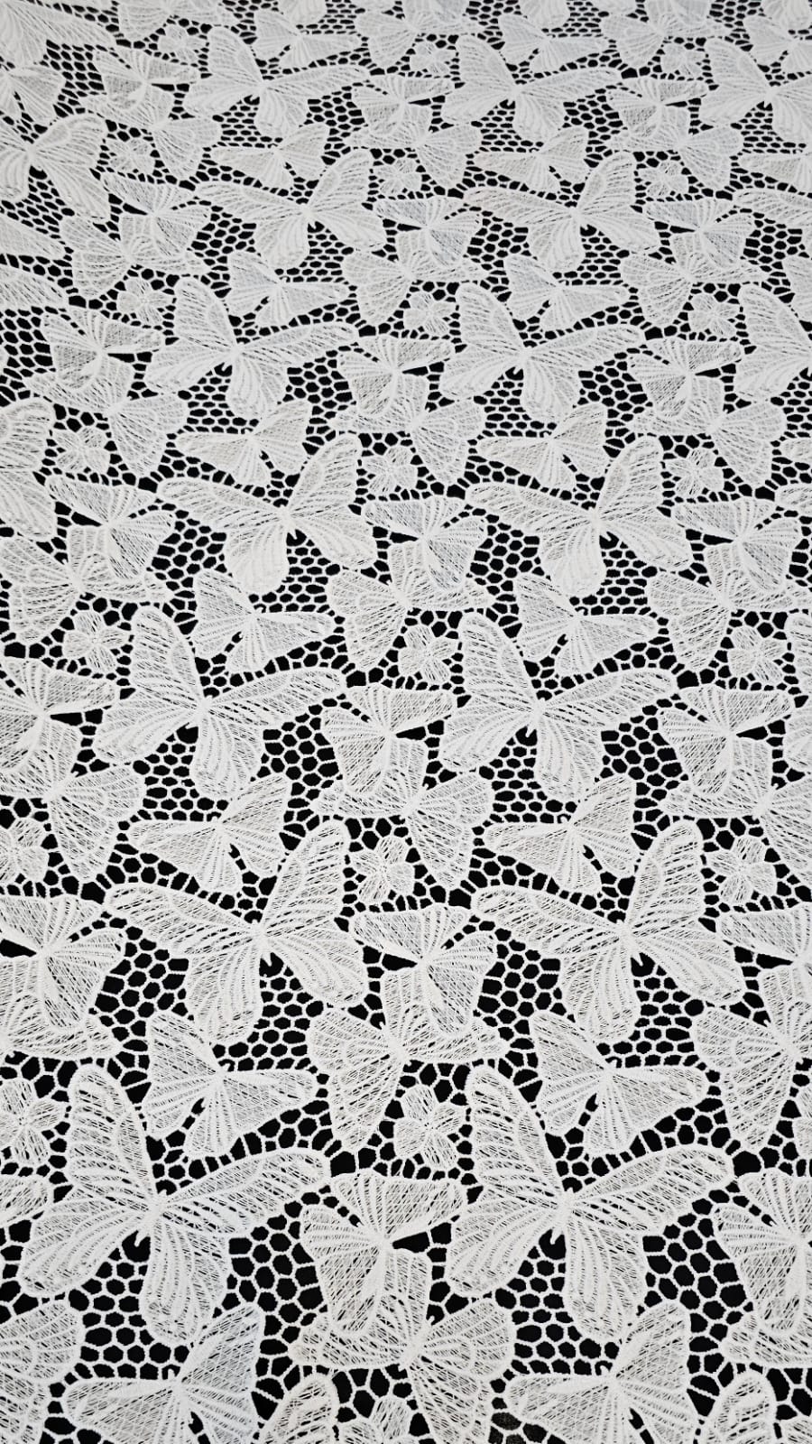 Renda Guipir Branca Borboletas - Comprimento 0,80 cm x Largura 1,35 m