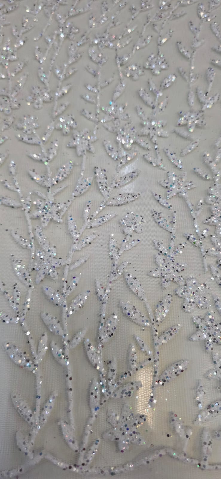 Tule com Glitter Ramos em Alto Relevo Branco - Comprimento 0,50 cm x Largura 1,50 m