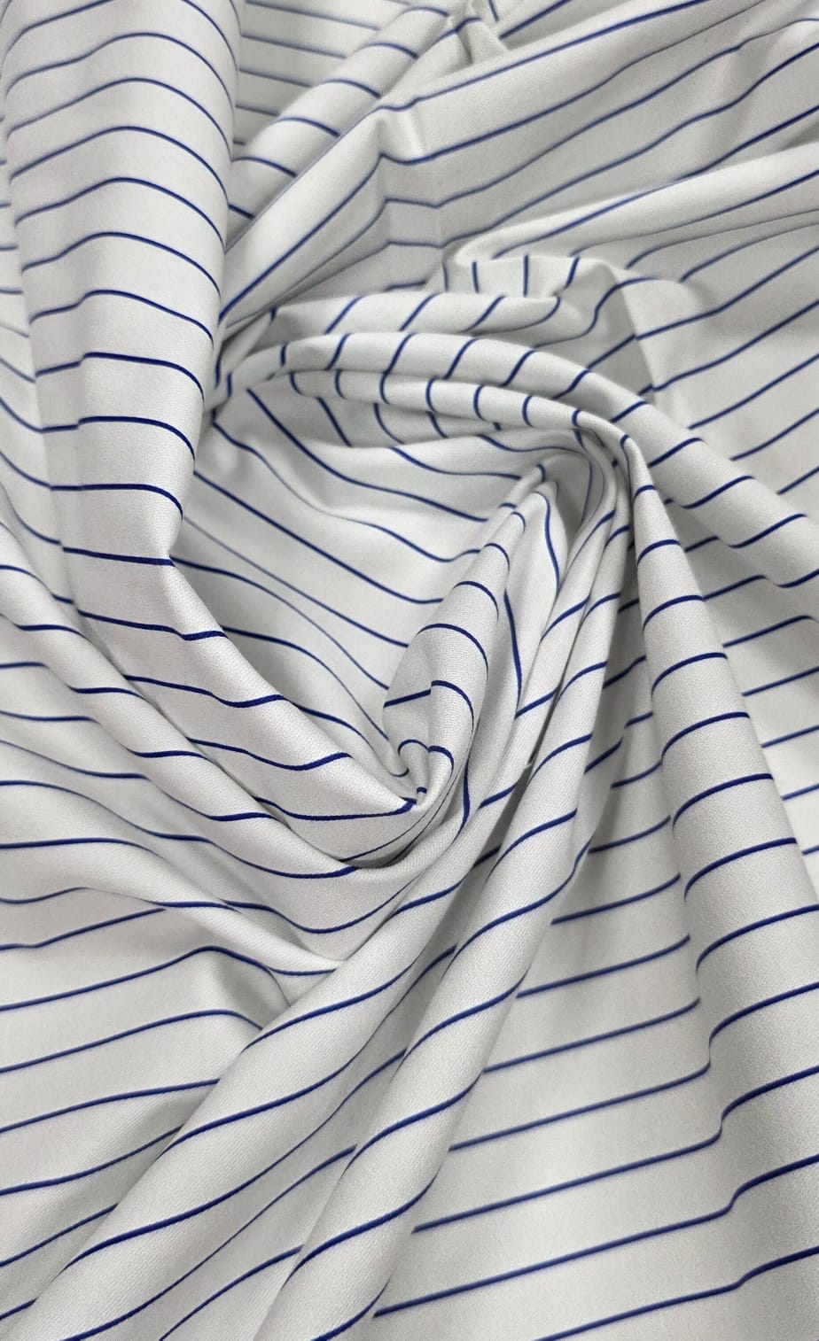 Sarja Listrada Italy com Elastano Branco com Azul - Comprimento 1 m x Largura 1,40 m