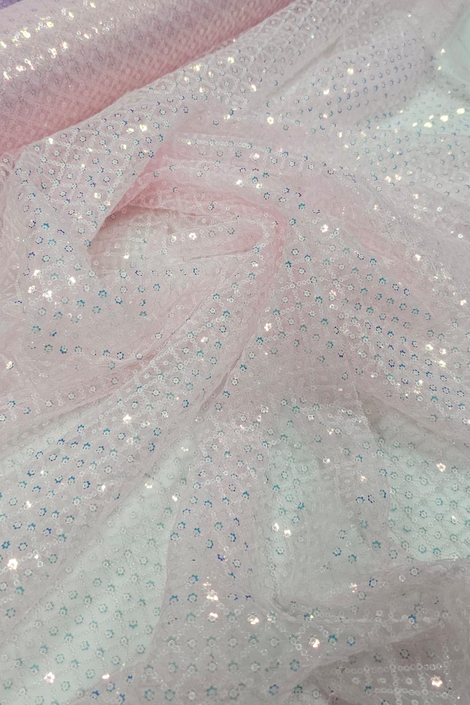 Paetê Bordado Sofia Rosa Bebê - Comprimento 1,40 m x Largura 1,60 m