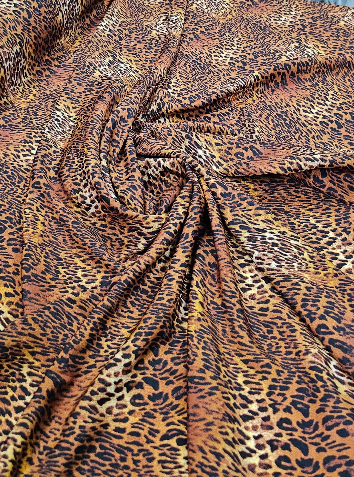 Crepe Haya Estampado Animal Print Onça COM FALHA  - Comprimento 2 m x Largura 1,50 m