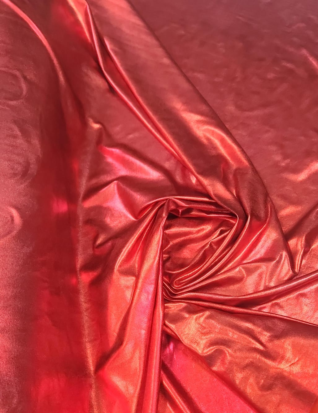 Malha Vinil Vermelho Leve COM DEFEITO NA BORDA - Comprimento 0,50 cm x Largura 1,60 m 