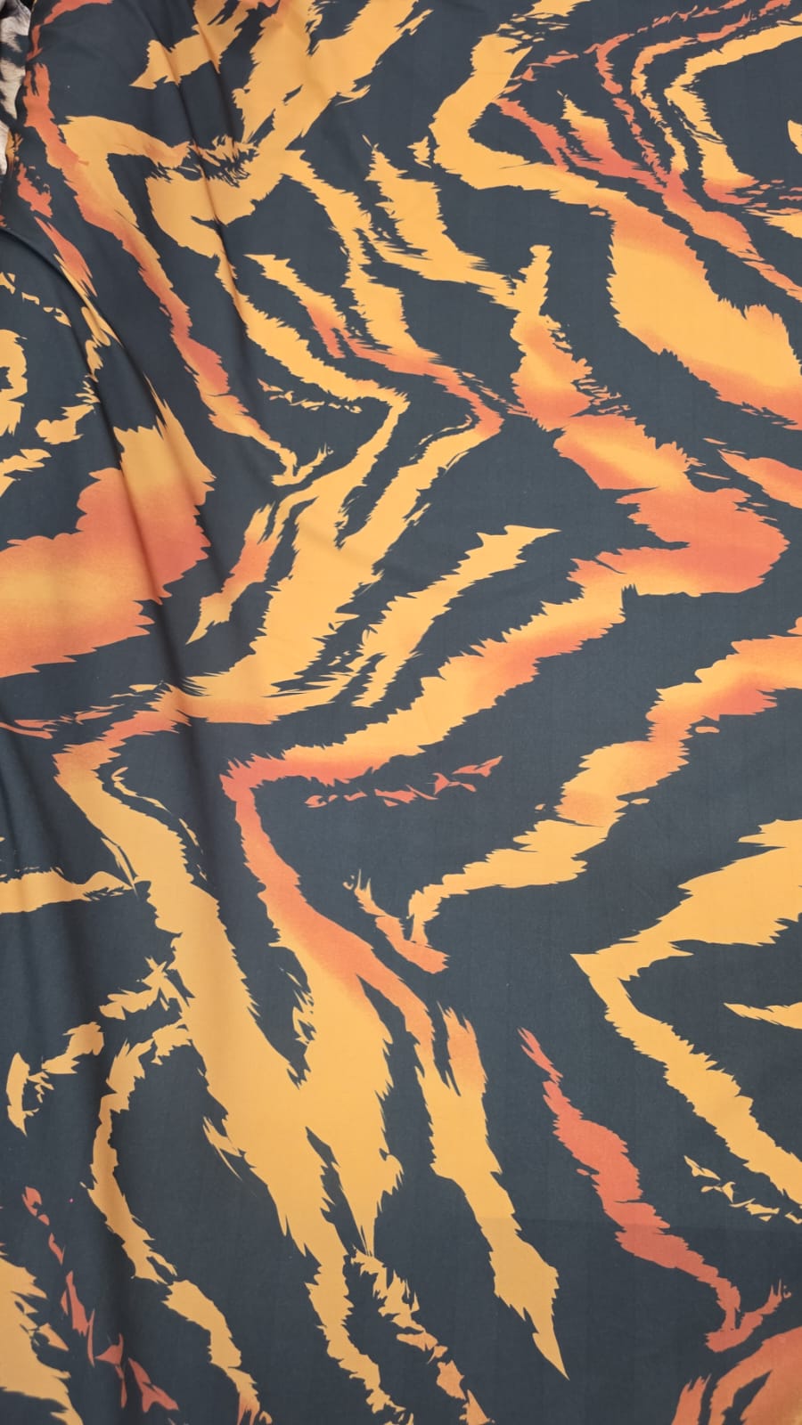 Microfibra Estampada com Elastano Animal Print Tigre - Comprimento 4 m x Largura 1,45 m