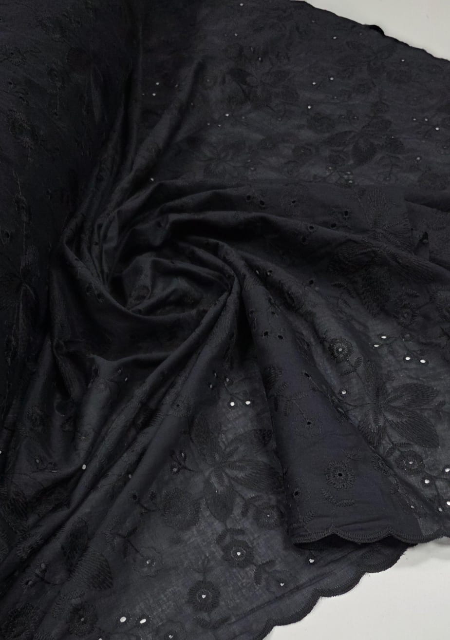 Layse Bordada Preto Modelo I06 COM SUJEIRA - Comprimento 1,30 m x Largura 1,30 m