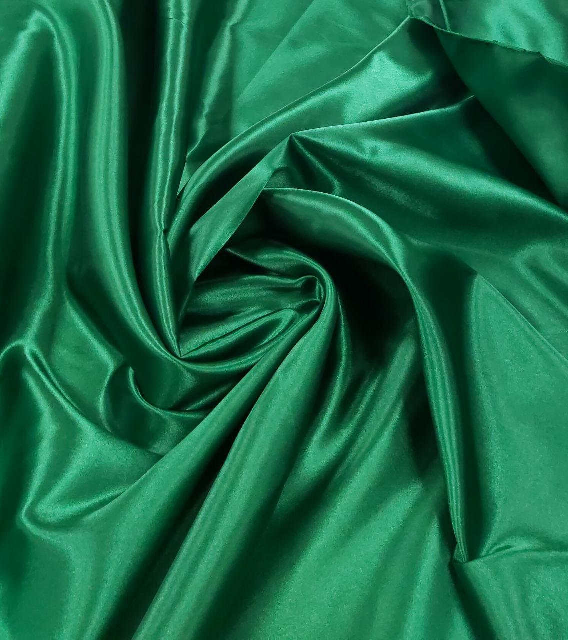 Cetim Charmeusse Liso Verde Bandeira - Comprimento 1,80 m x Largura 1,47 m