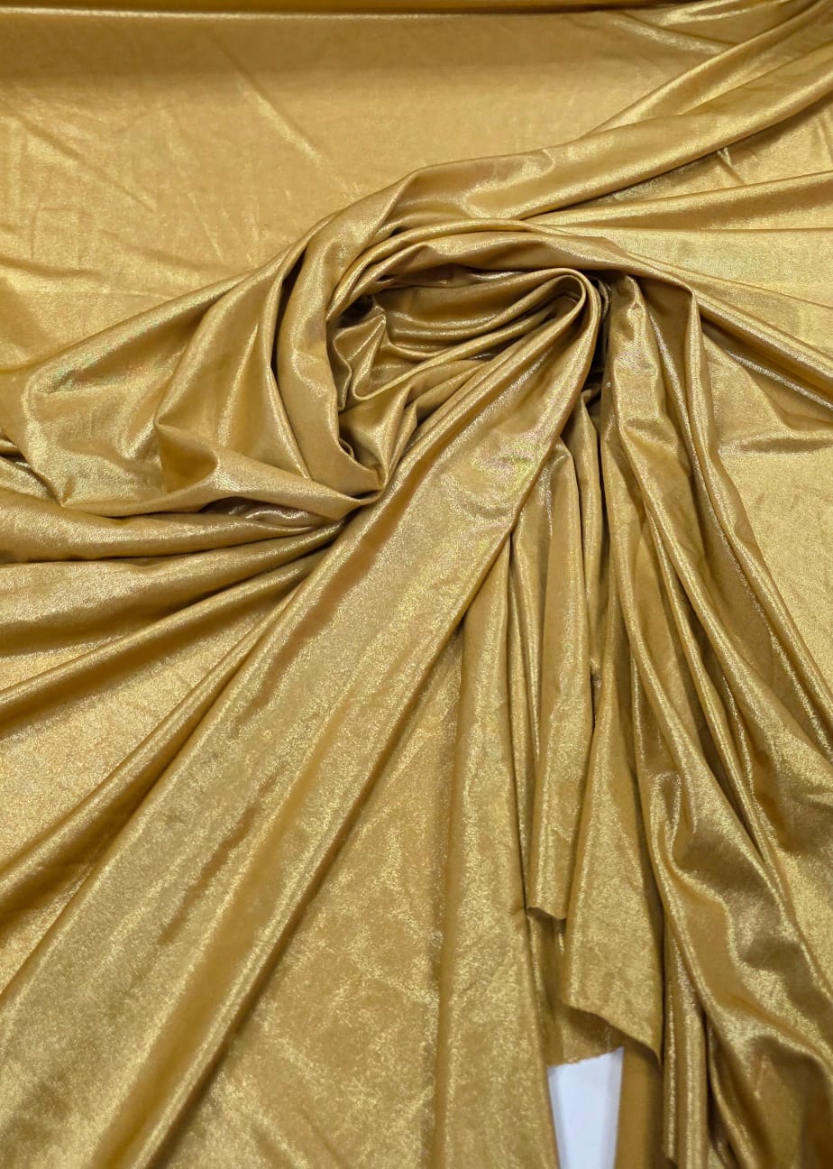 Malha Vinil Cirrê Dourado  COM SUJEIRA- Comprimento 1  m x Largura 1,50 m 