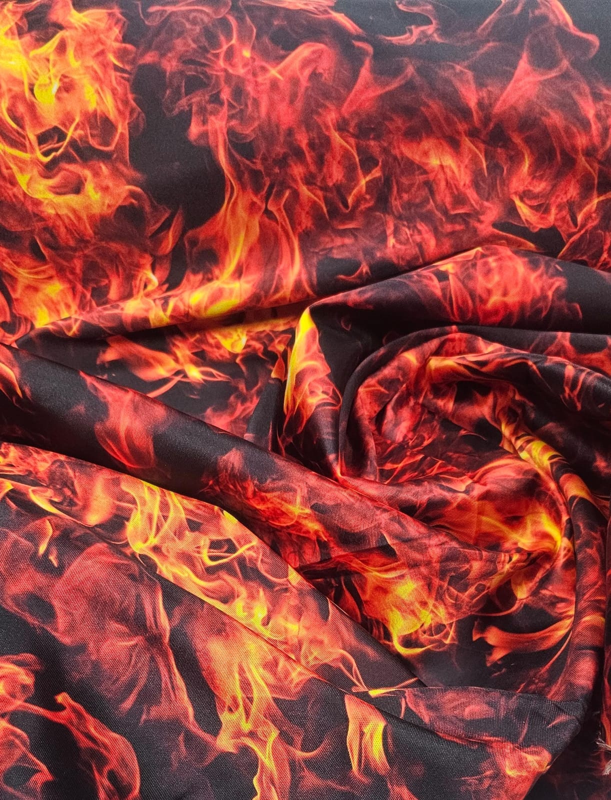 Zibeline Estampada Digital Fogo  COM EMENDA - Comprimento 4 m x Largura 1,47 m