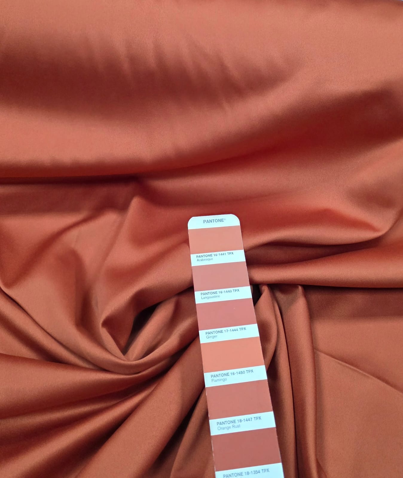 Crepe Amanda Liso Terracota Claro  COM DEFEITO - Comprimento 0,85 cm x Largura 1,50 m