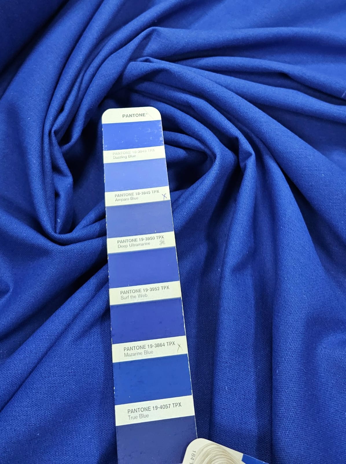 Linho com Viscose Trovata Azul Royal - Comprimento 2 m x Largura 1,37 m