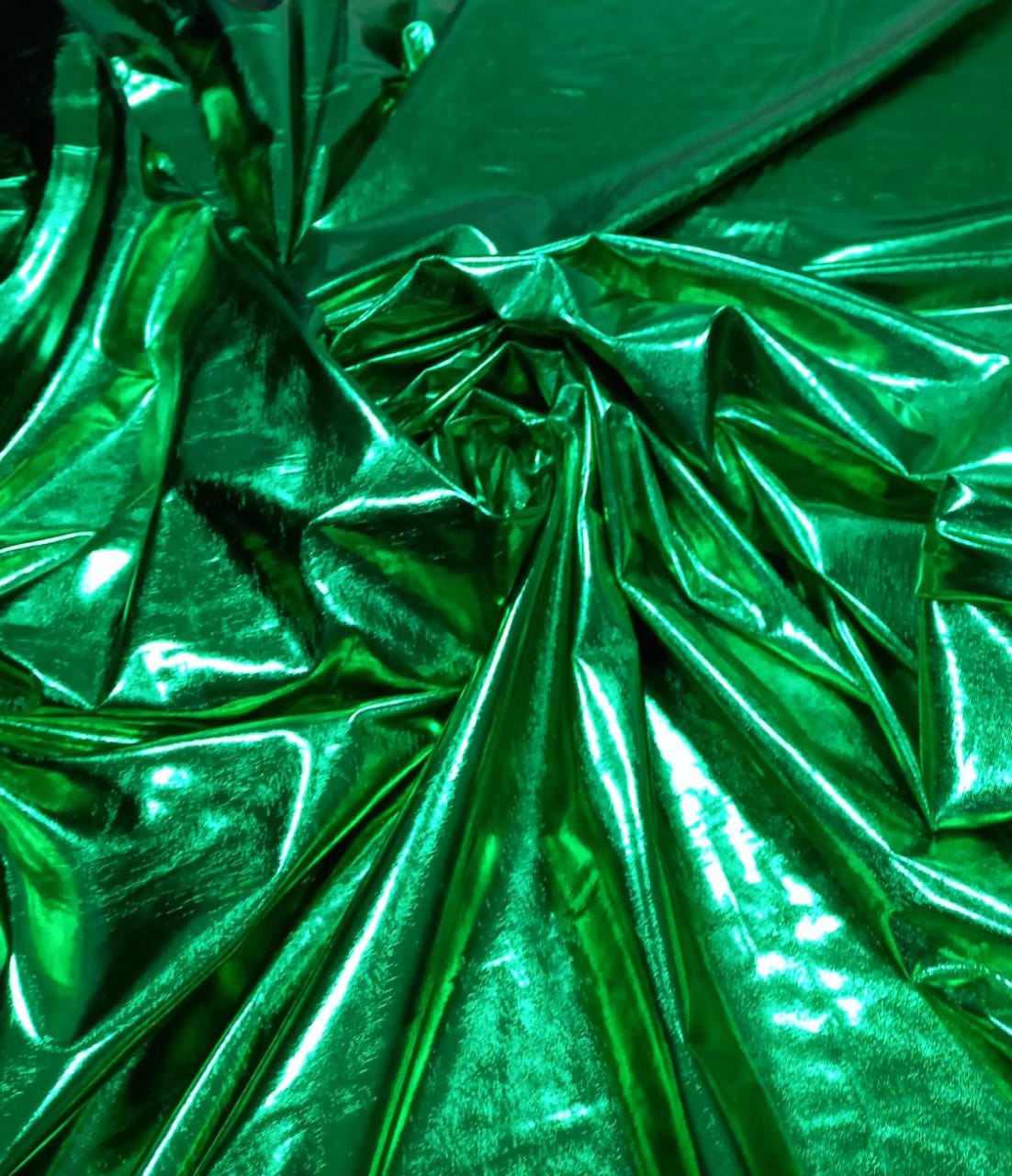Vinil Verde Liso com Lycra  COM DEFEITO - Comprimento 2 m x Largura 1,47 m
