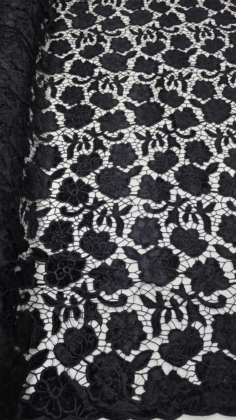 Renda Guipir Aveludada Preto Modelo ST01  - Comprimento 0,75 cm x Largura 1,40 m  