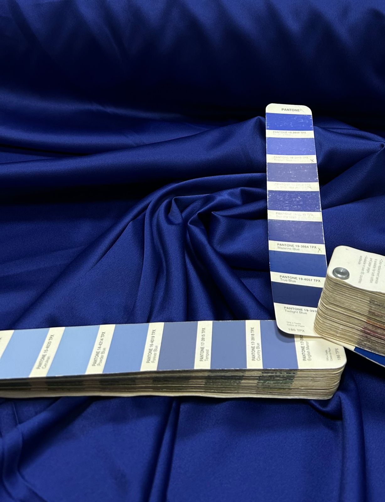 Crepe Amanda Liso Azul Royal Escuro - Comprimento 0,80 cm x Largura 1,50 m