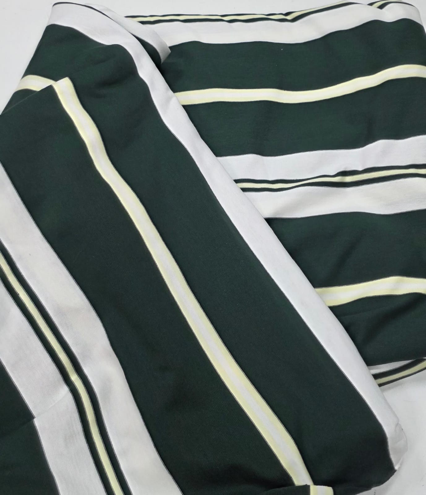 Malha Rapport dallila textil listrada verde - Comprimento 3m x Largura 1,80 m