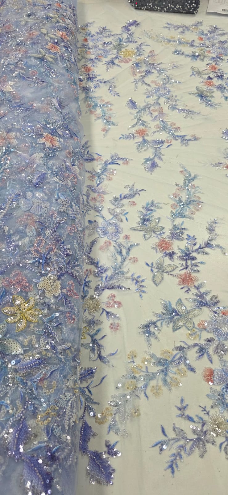 Tule Bordado com Pedrarias Premium Primavera Multicolor Azul - Comprimento 0,50 cm x Largura 1,30 m